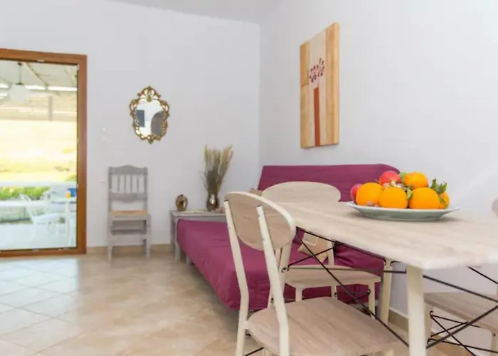 Galante, アクロティリ